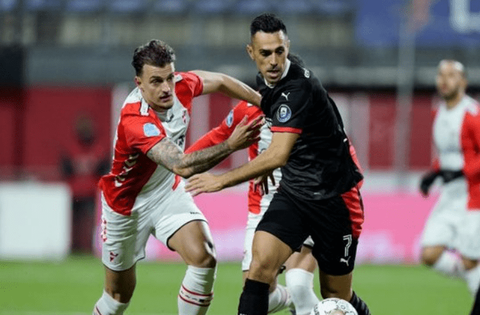 尼克斯逼入 尼克斯逼入