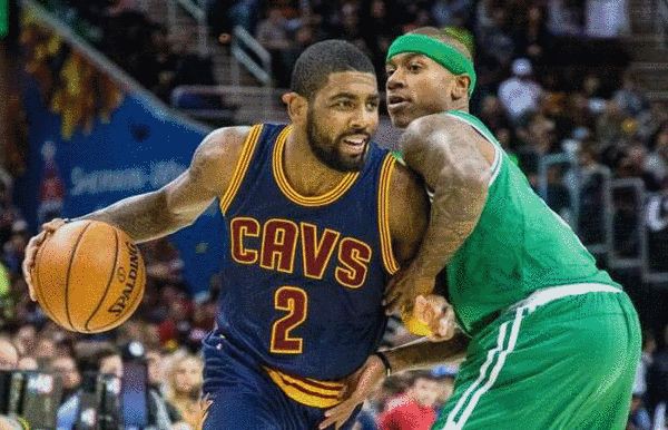 形成三后卫 形成三后卫