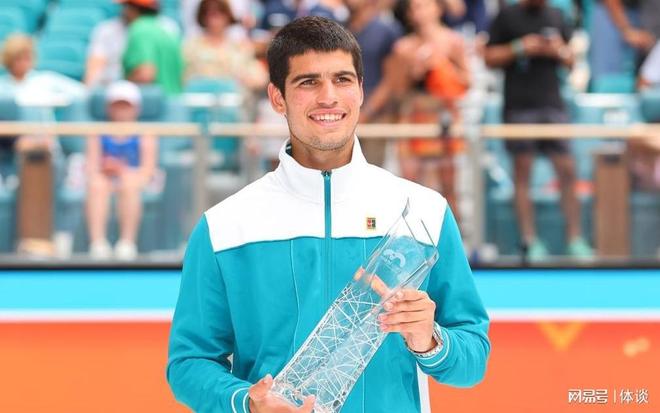 形成三后卫 形成三后卫